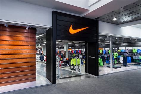 grijze nike|Nike Factory Stores.